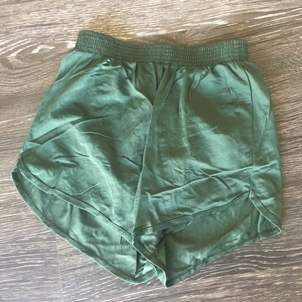 WOMEN'S / KIDS EXTRA SMALL SILKY GREEN SHORTS